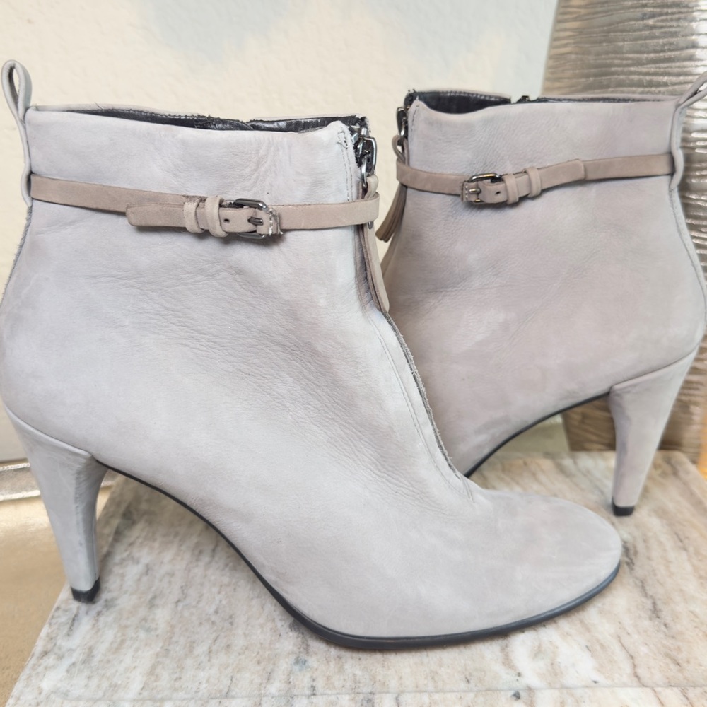 Ecco Women's Gray Heeled Boots